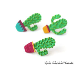 Kaktus z tłoczoną doniczką – przypinka