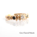 Złoty pierścionek w stylu organicznym z brylantami