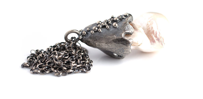 Barokowa perła w oksydowanym srebrze