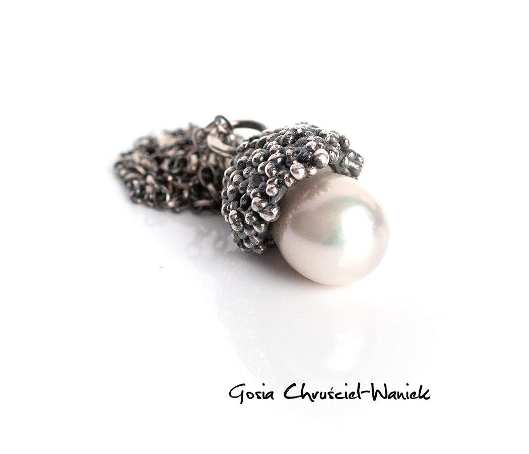 Barokowa perła w srebrnych kuleczkach