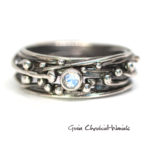 Obrączka z kamieniem księżycowym