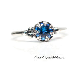 Imitacja szafiru cejlońskiego w szlifie królewskim