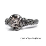 Organiczny srebrny pierścionek z meteorytem