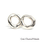 Asymetryczne kolczyki sztyfty