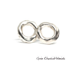 Asymetryczne, minimalistyczne srebrne kolczyki