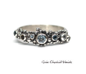 Pierścionek z akwamarynami, topazami London Blue i kwarcami dymnymi