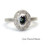 Pierścionek w stylu vintage z moissanitami