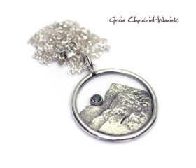 Srebrny naszyjnik z górami i z aleksandrytem