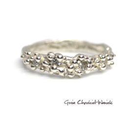 Jasna  obrączka Symbiosis z moissanitami