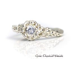 Pierścionek Symbiosis z moissanitem o szlifie królewskim