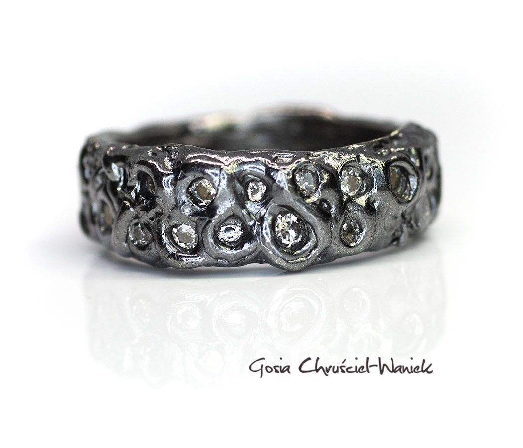 Srebrna obrączka Kora z moissanitami