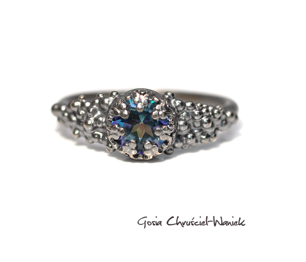 Rzadki niebieski topaz mistyczny